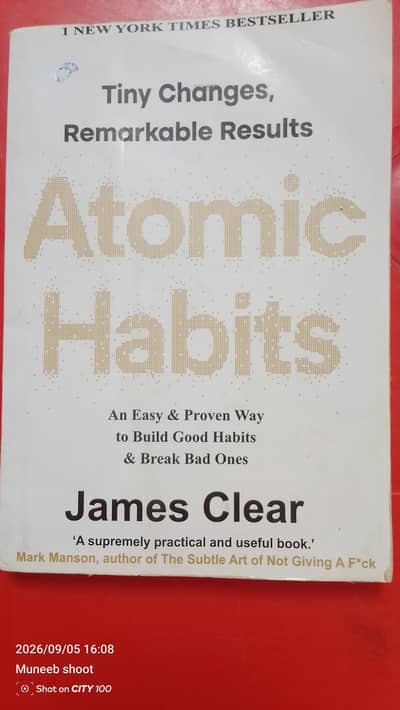 BEST SELLING BOOK _ ATOMIC HABITS English In good condition