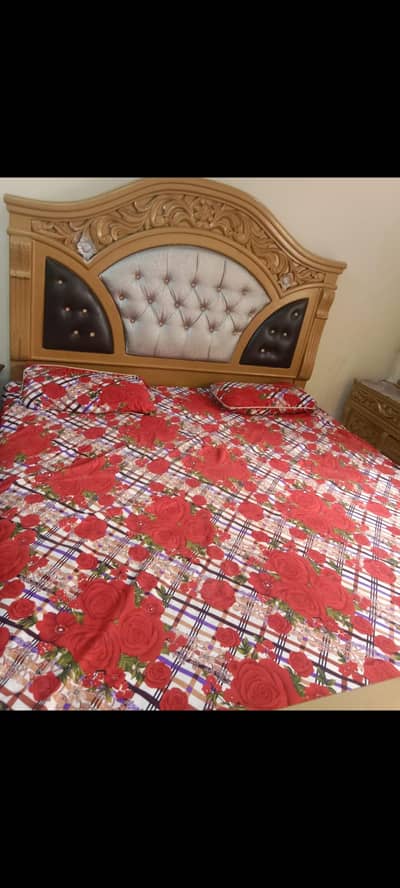good condition king bed
