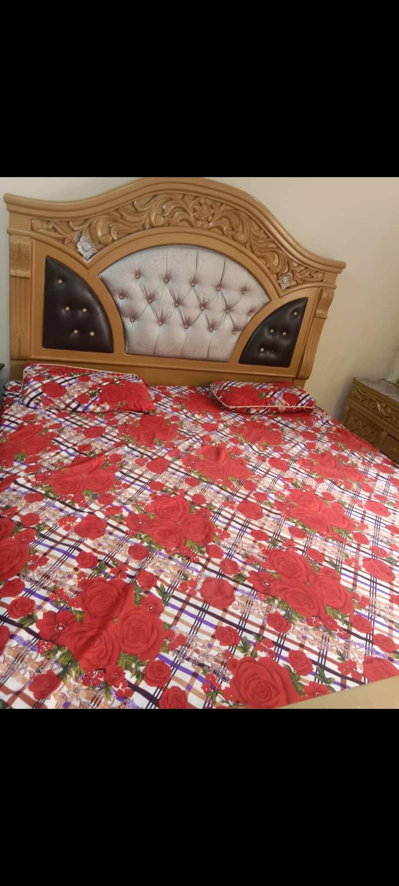 good condition king bed 0