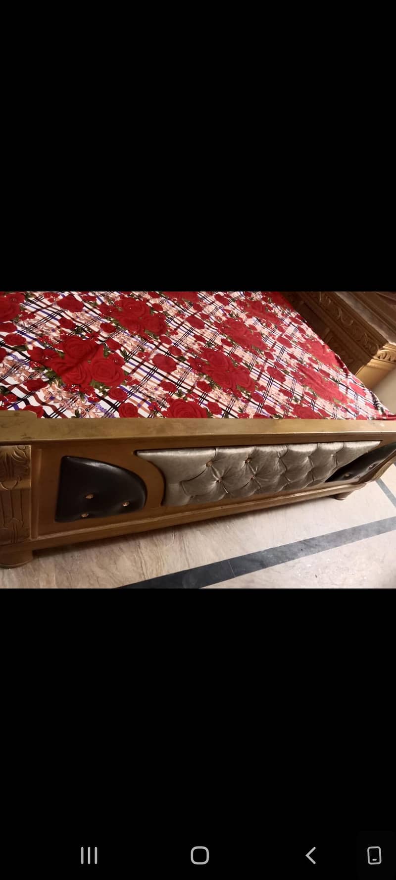 good condition king bed 2