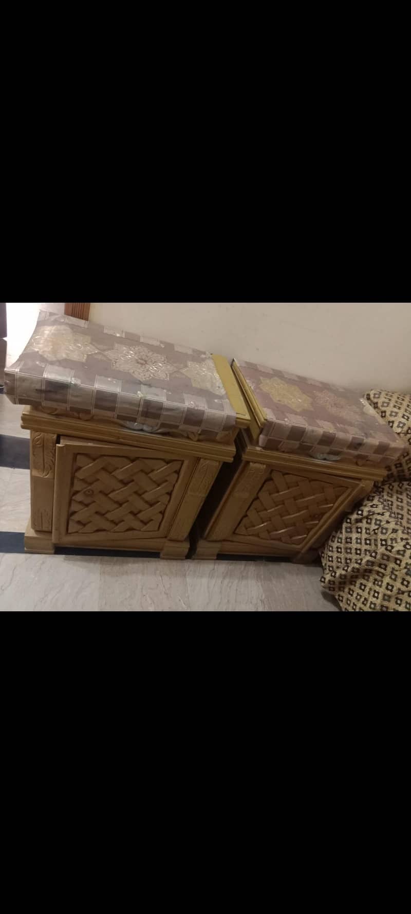 good condition king bed 3