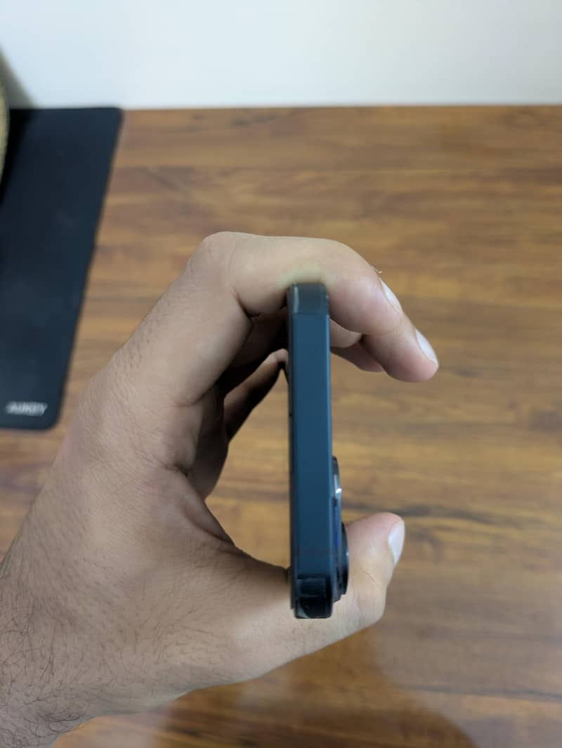 Apple iPhone 14 4