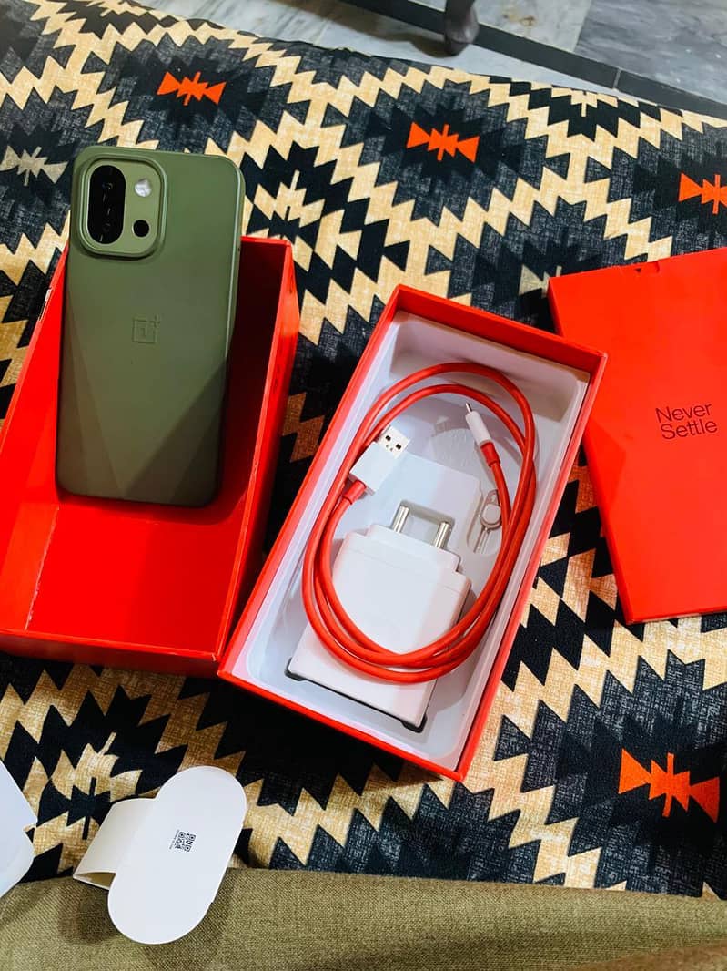 One Plus 13s 2