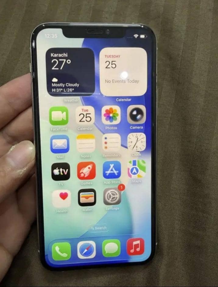 Apple iPhone 11 Pro 1