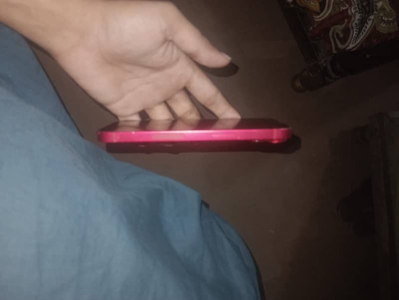 Apple iPhone 14 3
