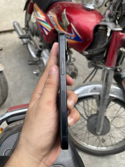 Apple iPhone 15