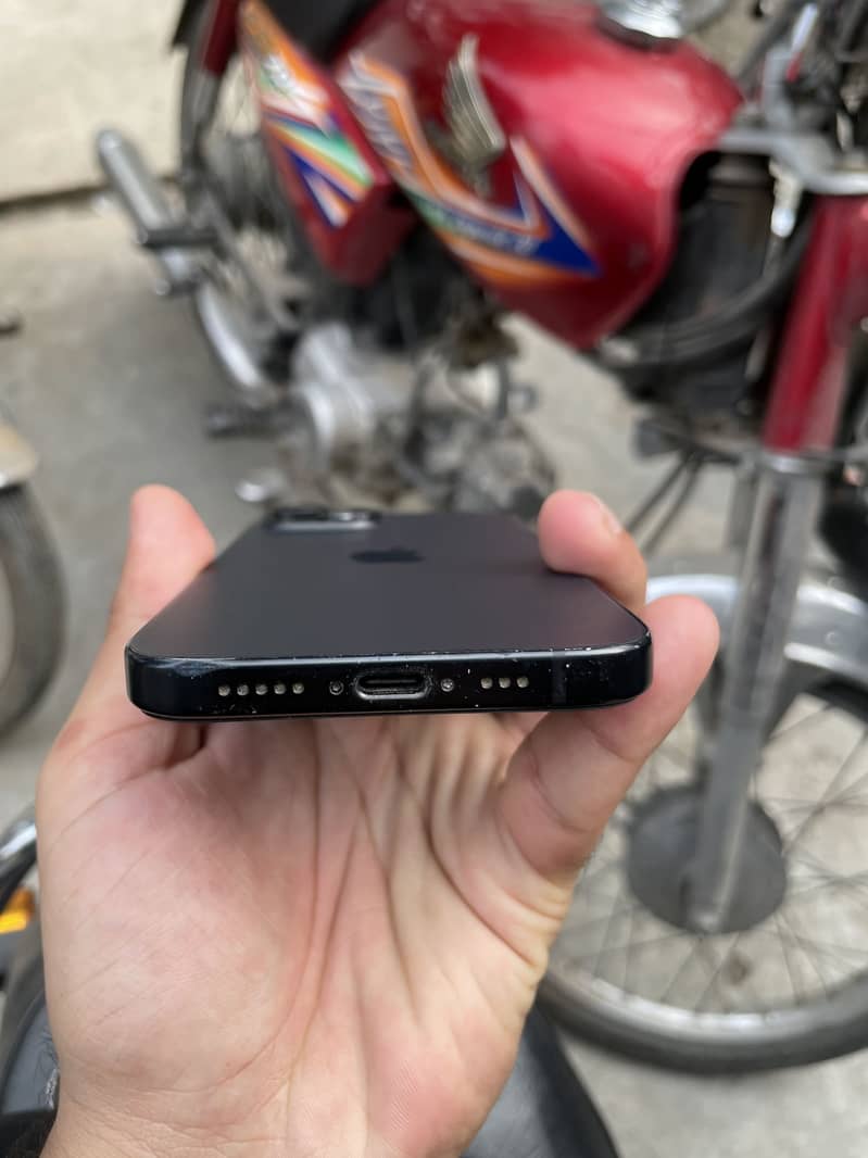 Apple iPhone 15 3