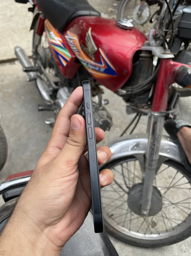 Apple iPhone 15 5