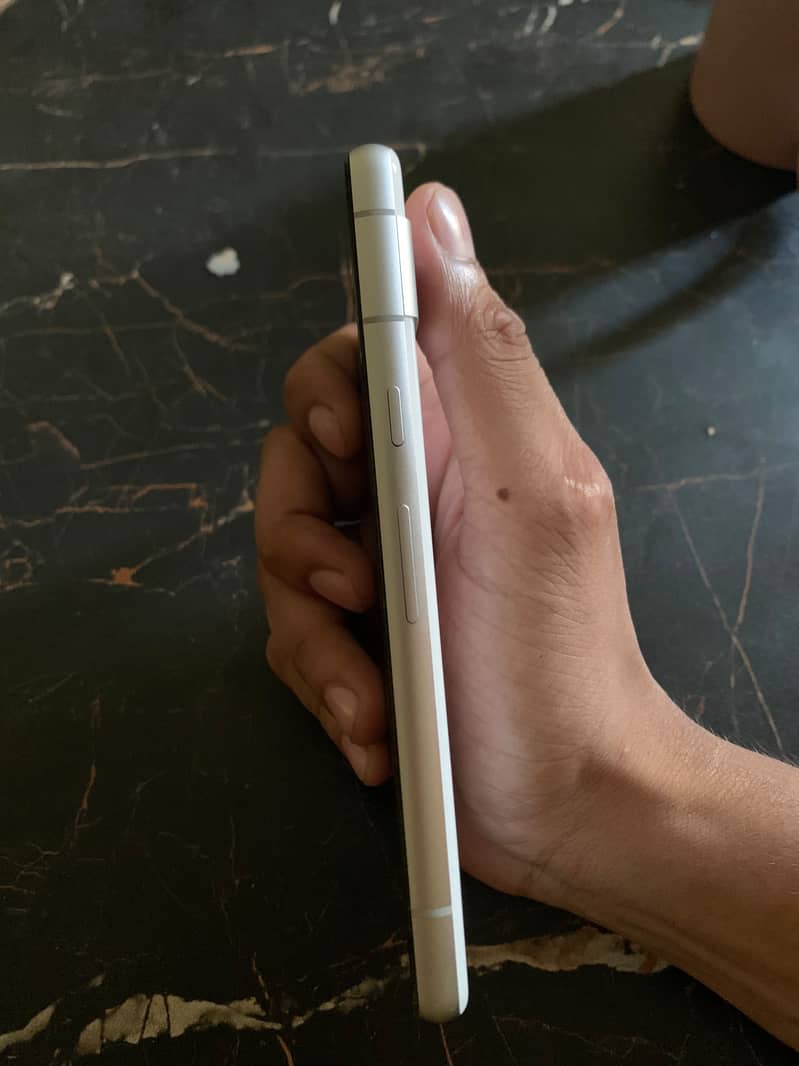 Google Pixel 7a 4