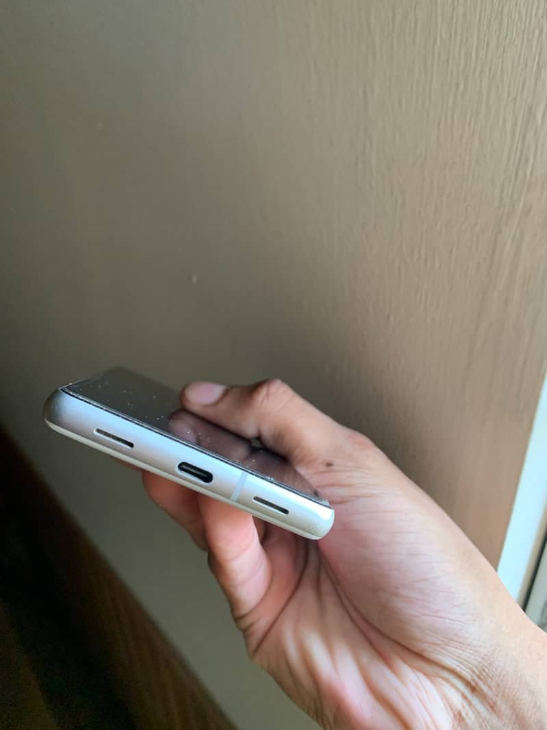 Google Pixel 7a 5