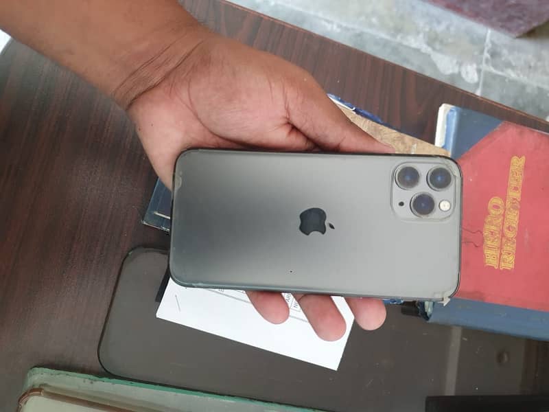Apple iPhone 11 Pro 2