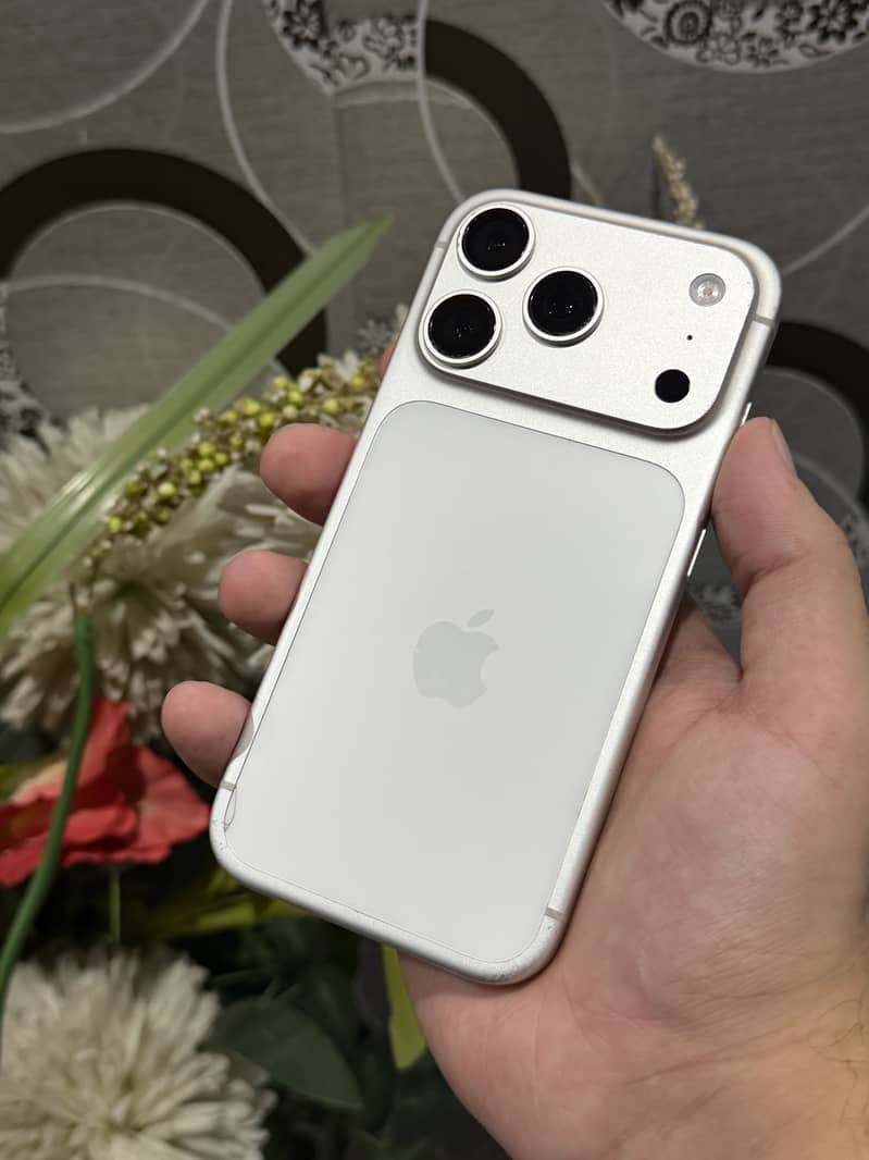 Apple iPhone 17 Pro 2