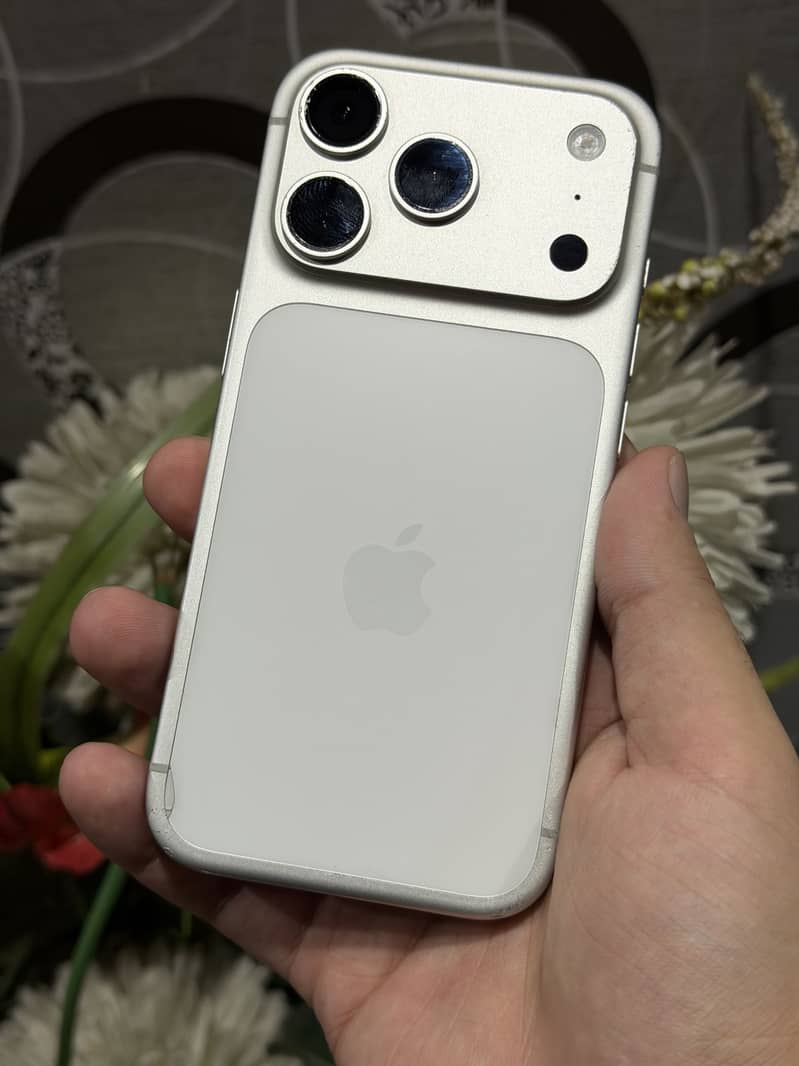 Apple iPhone 17 Pro 3