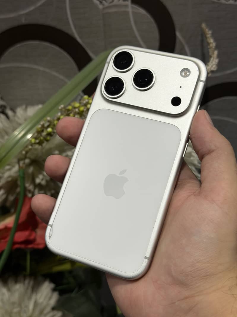 Apple iPhone 17 Pro 6