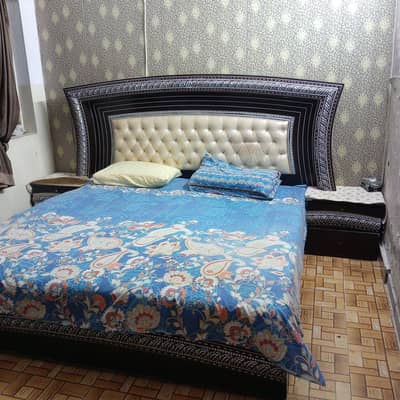 want to sell king size bed and dressing table