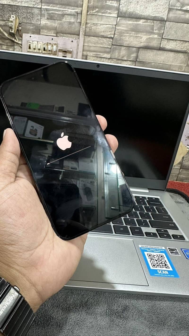 Apple iPhone 14 Pro Max 1