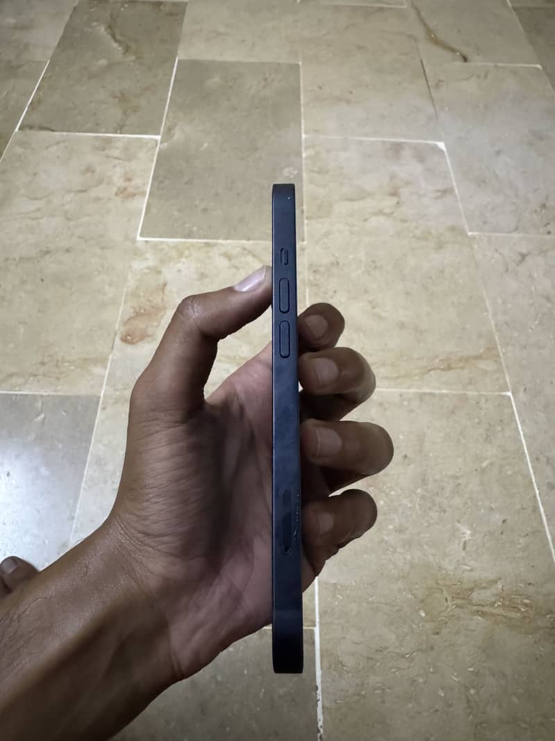 Apple iPhone 13 3