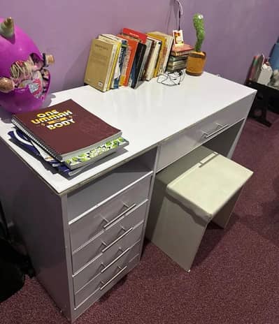 urgent sale study table
