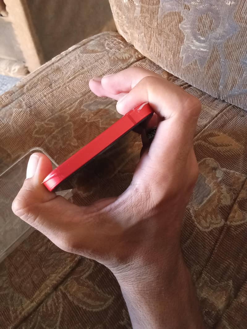 Apple iPhone 12 4