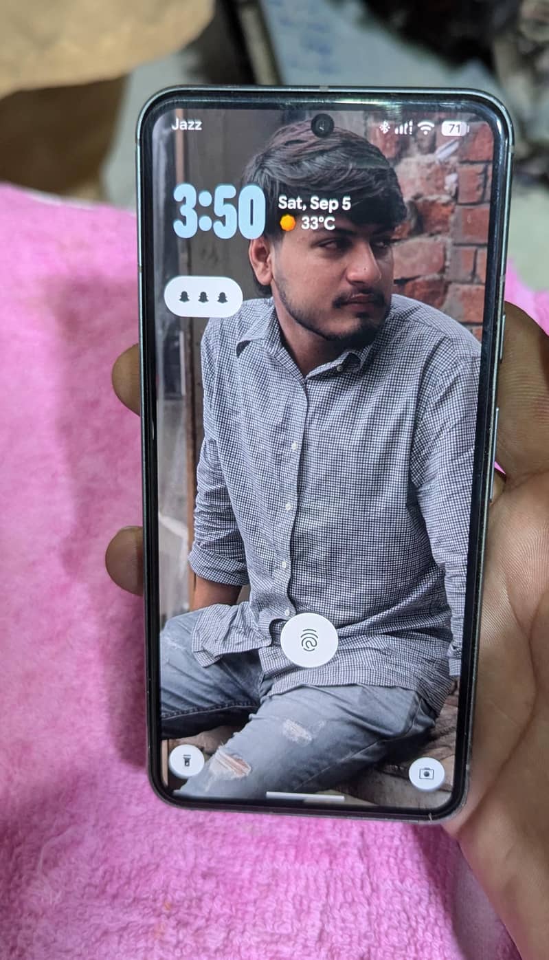 Google Pixel 8 2