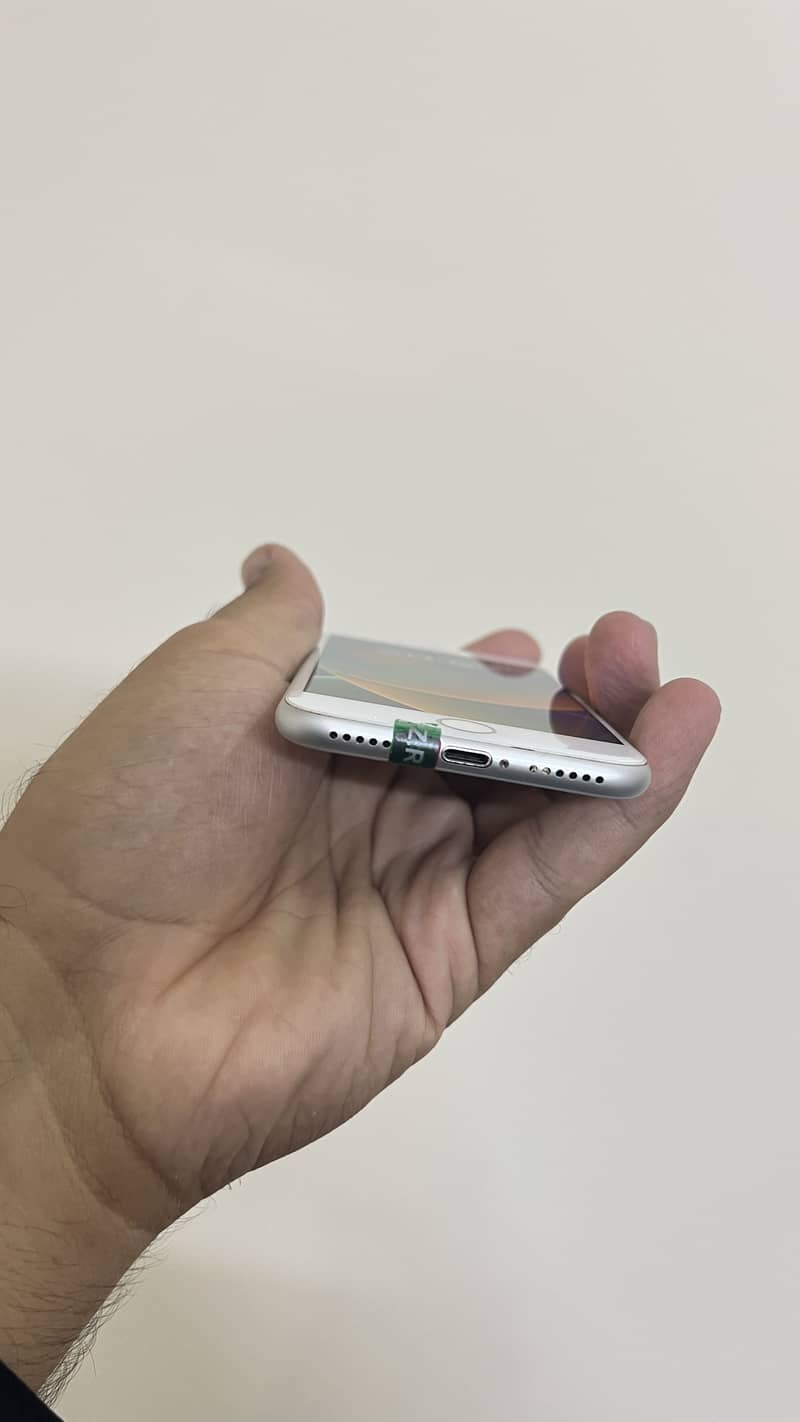 Apple iPhone 8 Sim Working 3