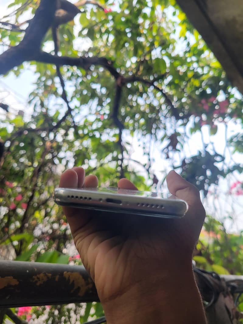 Apple iPhone X 2