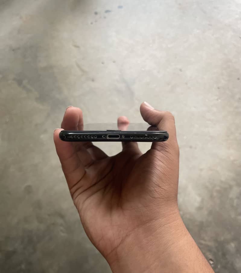 Apple iPhone 7 Plus 1