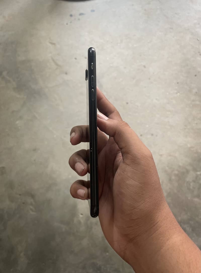 Apple iPhone 7 Plus 4