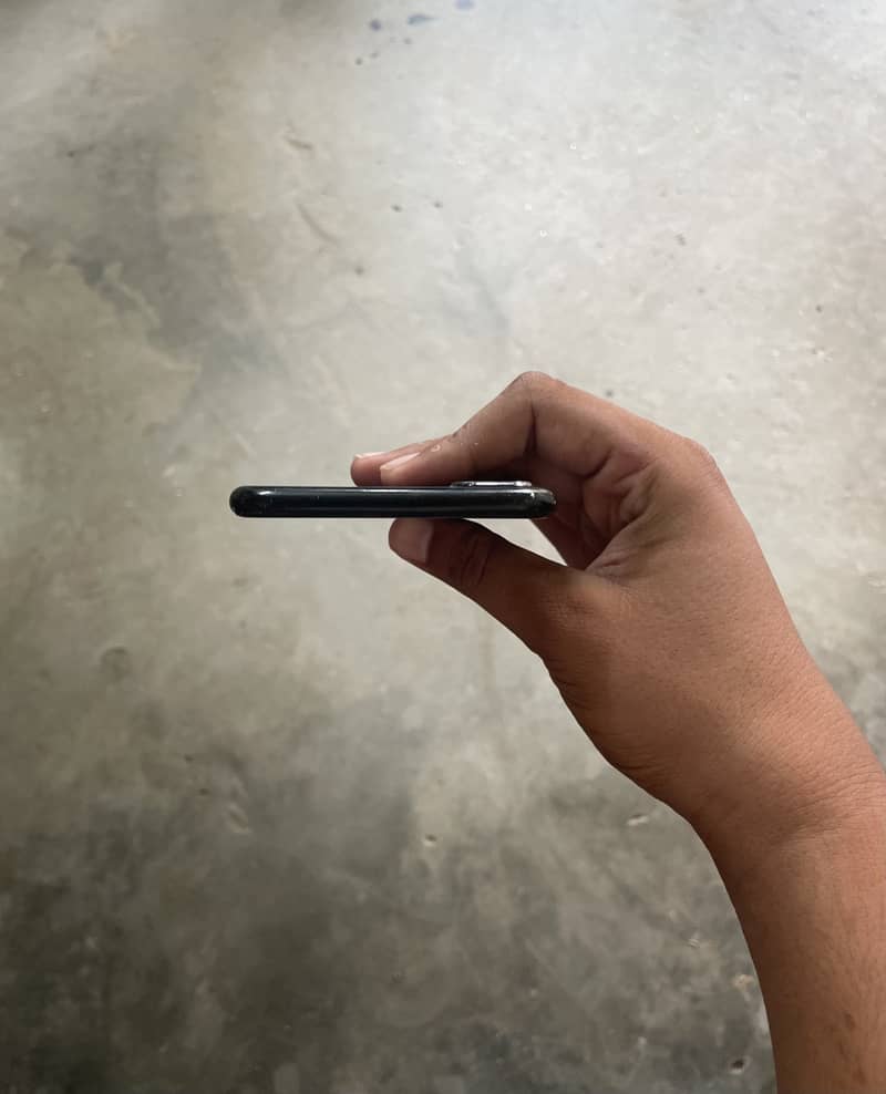 Apple iPhone 7 Plus 5