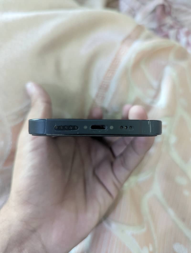 Apple iPhone 14 3