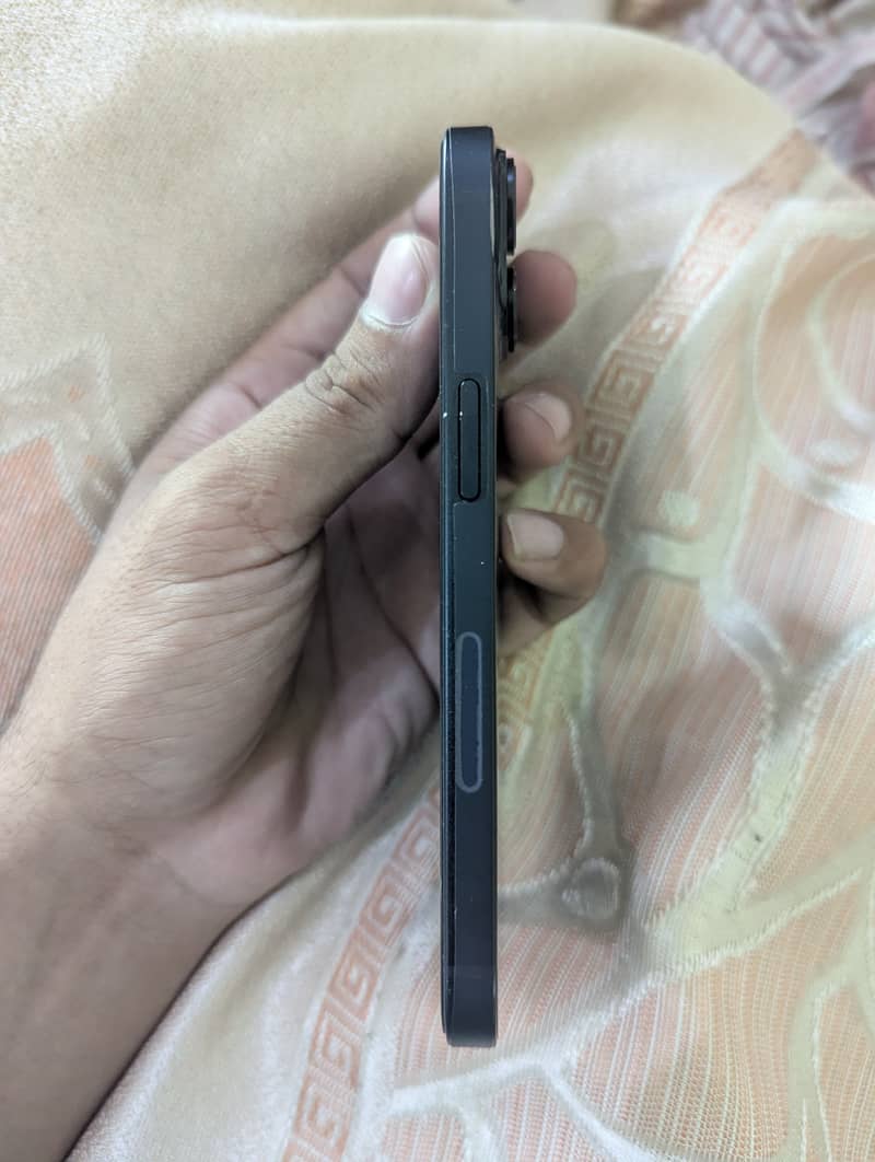 Apple iPhone 14 5