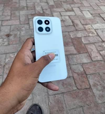 Honor x7C main camera 108 mp front 8 mp . ram 8/256