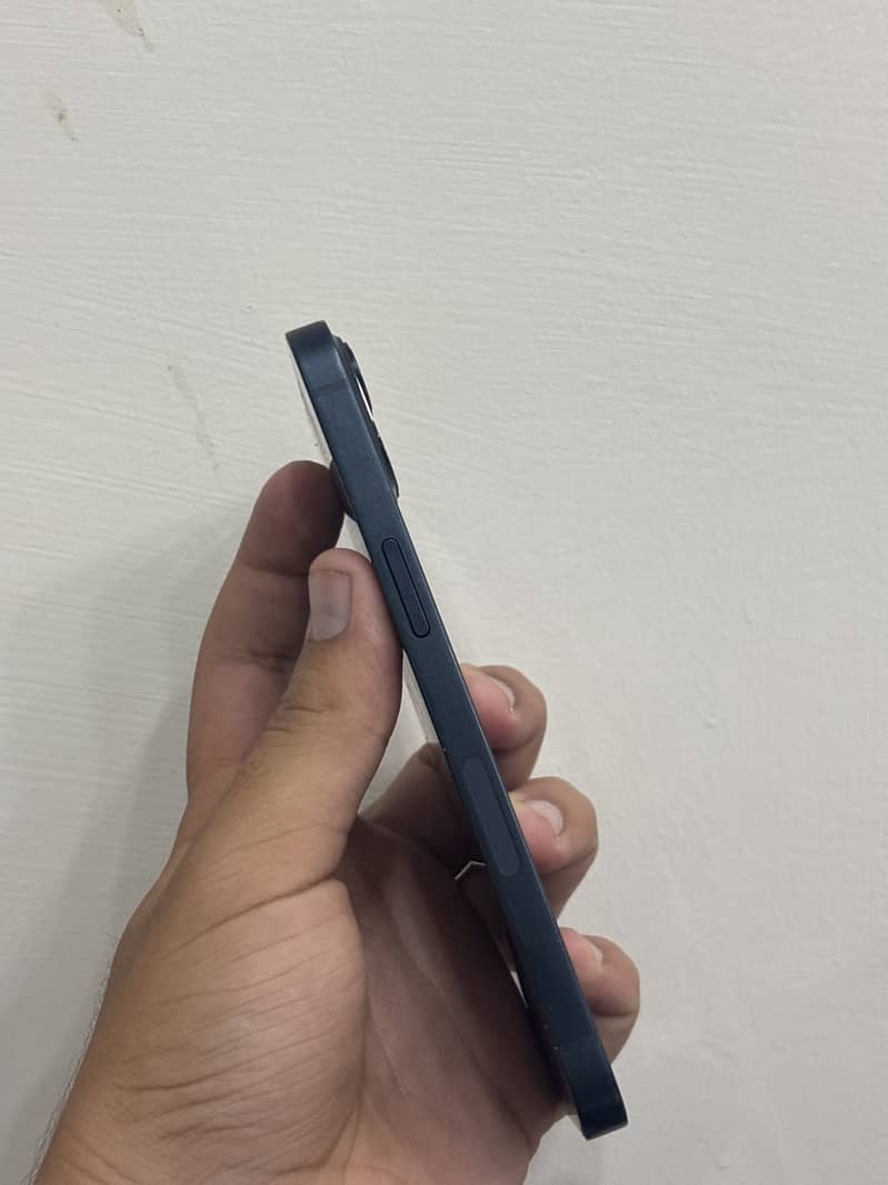 Apple iPhone 13 1