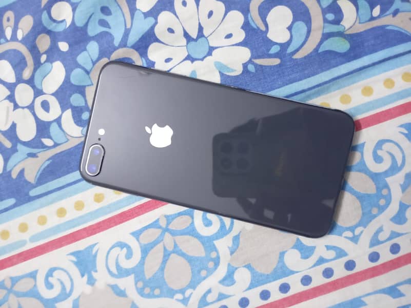 Apple iPhone 8 Plus 2