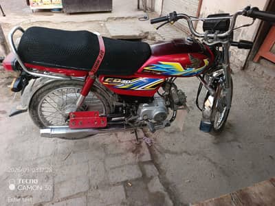 Honda CD 70 cc Total original bike new condition