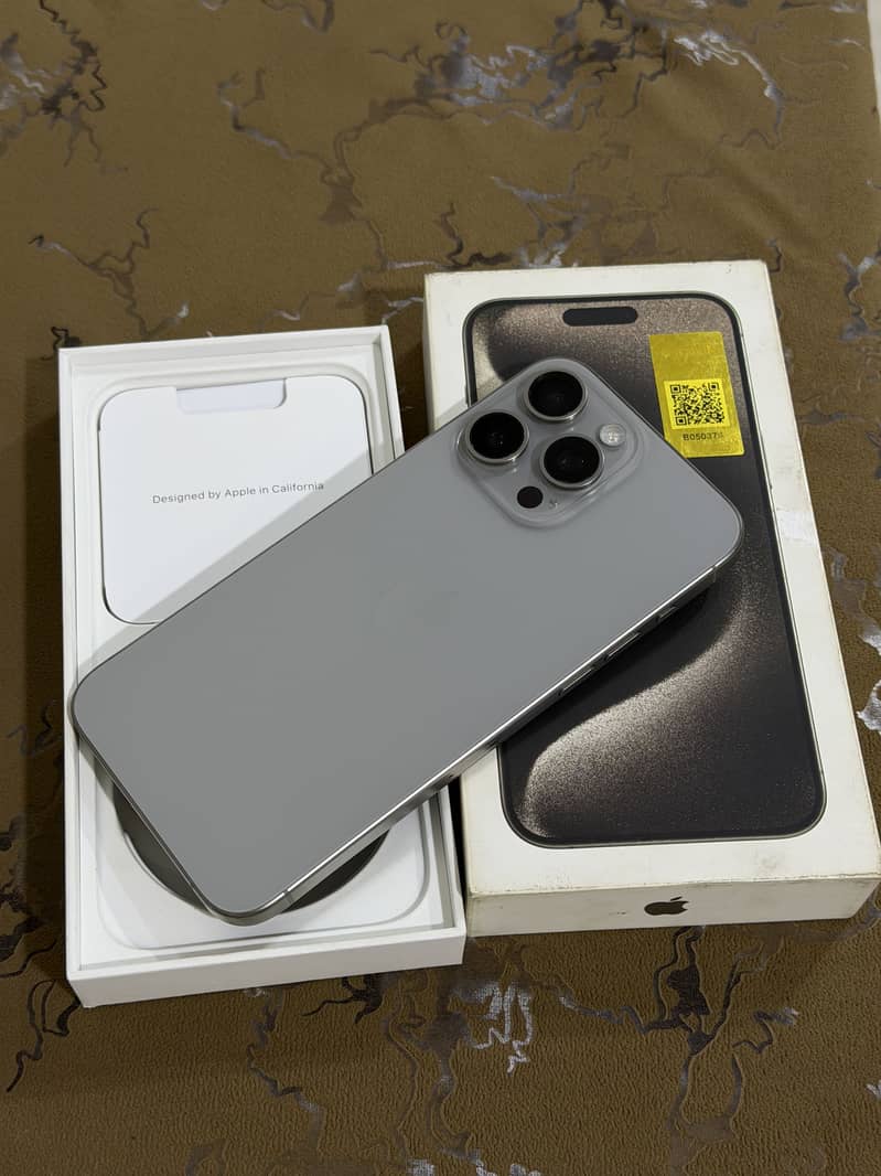 Apple iPhone 15 Pro Max 0