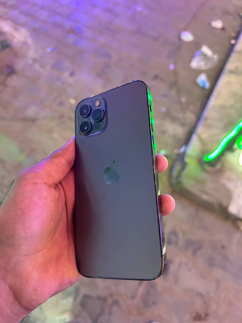 Apple iPhone 12 Pro 1