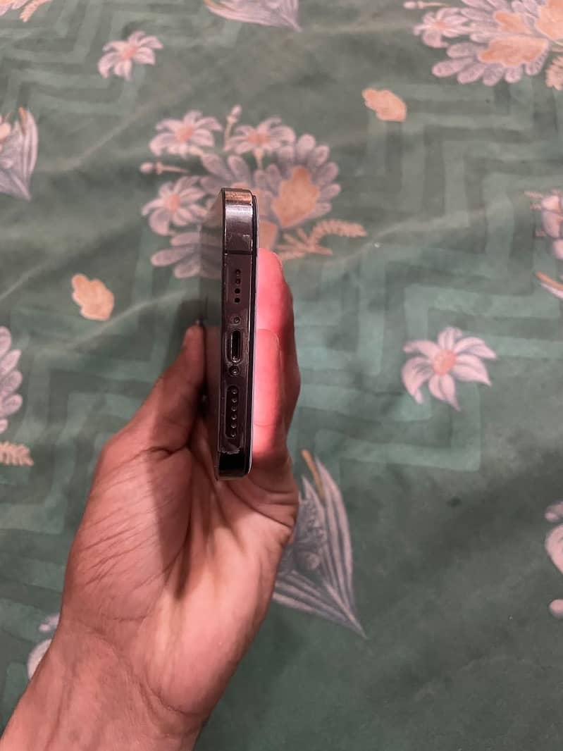 Iphone 12 pro max 3