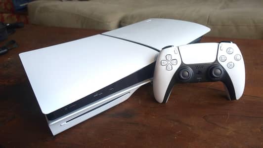 PS5 Pro 2tb With Disc Drive & 2 Controlars With Complete Box
