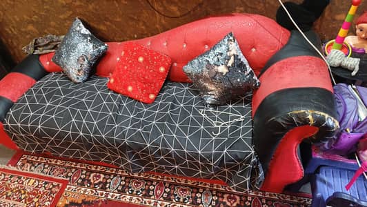very good bed hai dressing thora paint hone wala hai