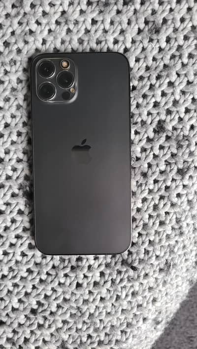 Apple iPhone 12 Pro phone 10/10 home use