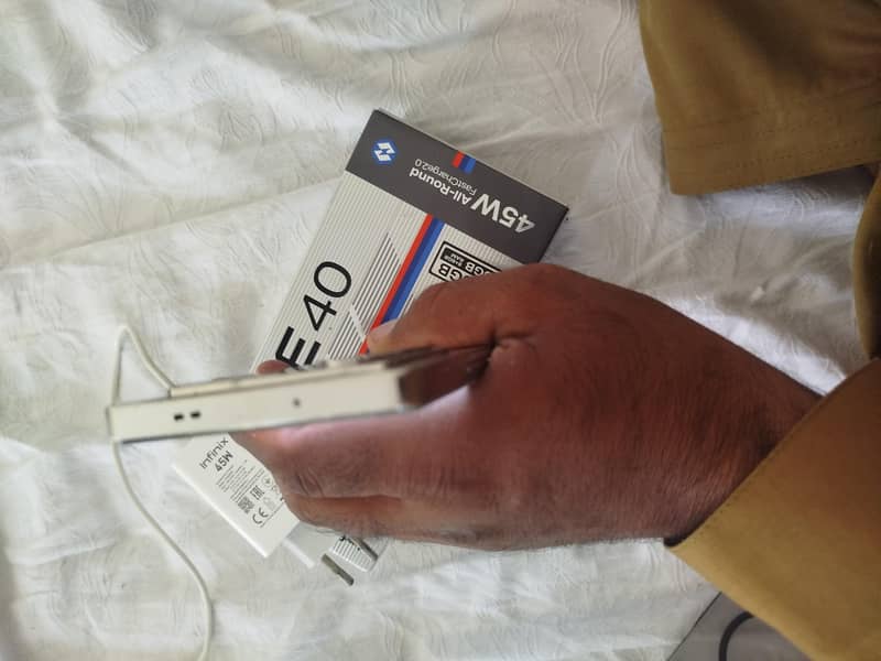 Infinix Note 40 4