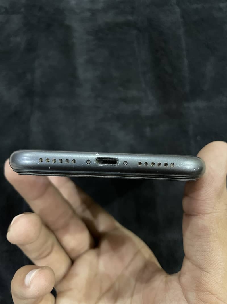 Apple iPhone 11 5