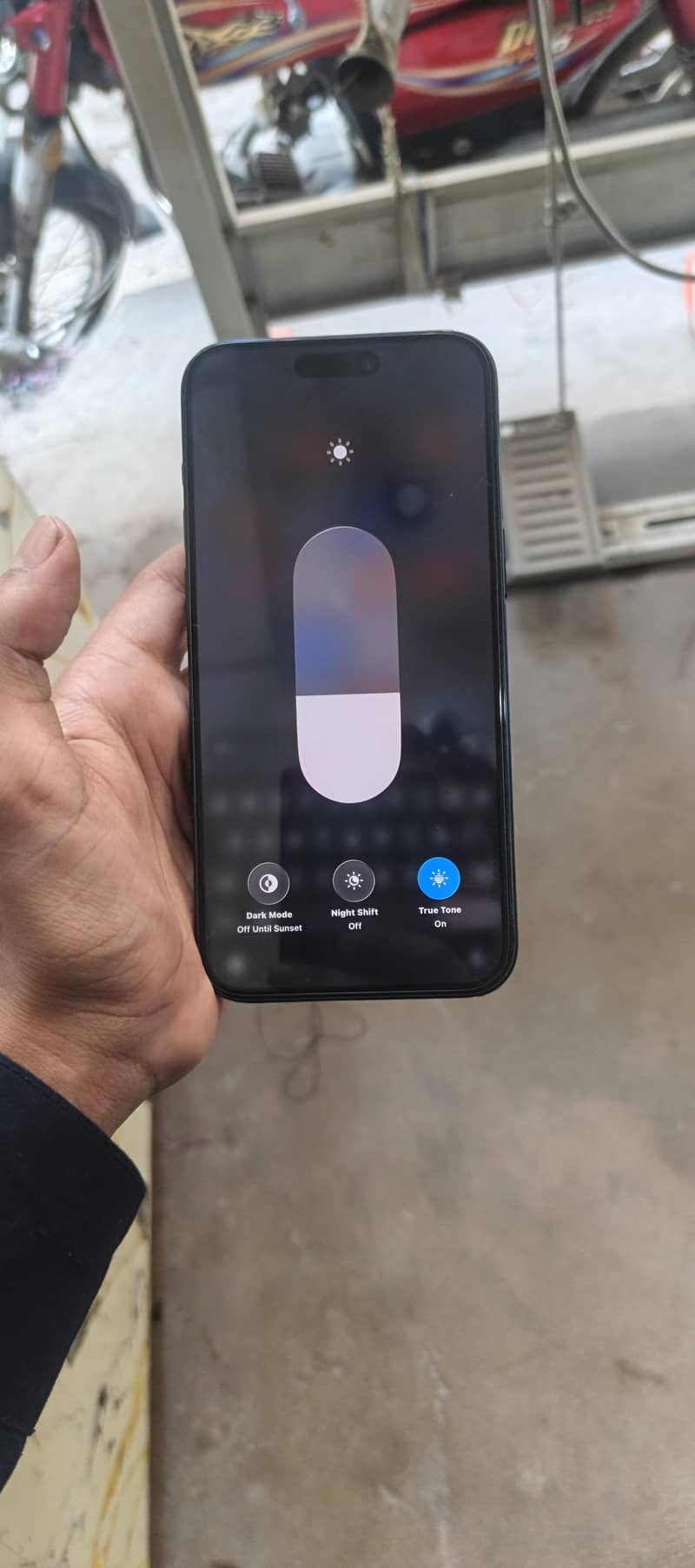 Apple iPhone 15 Pro Max 0