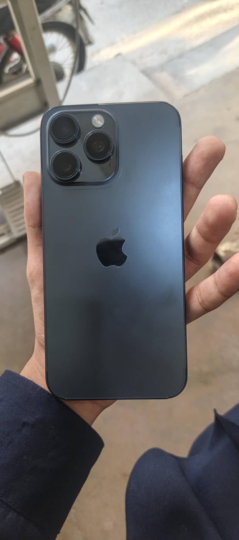 Apple iPhone 15 Pro Max 1