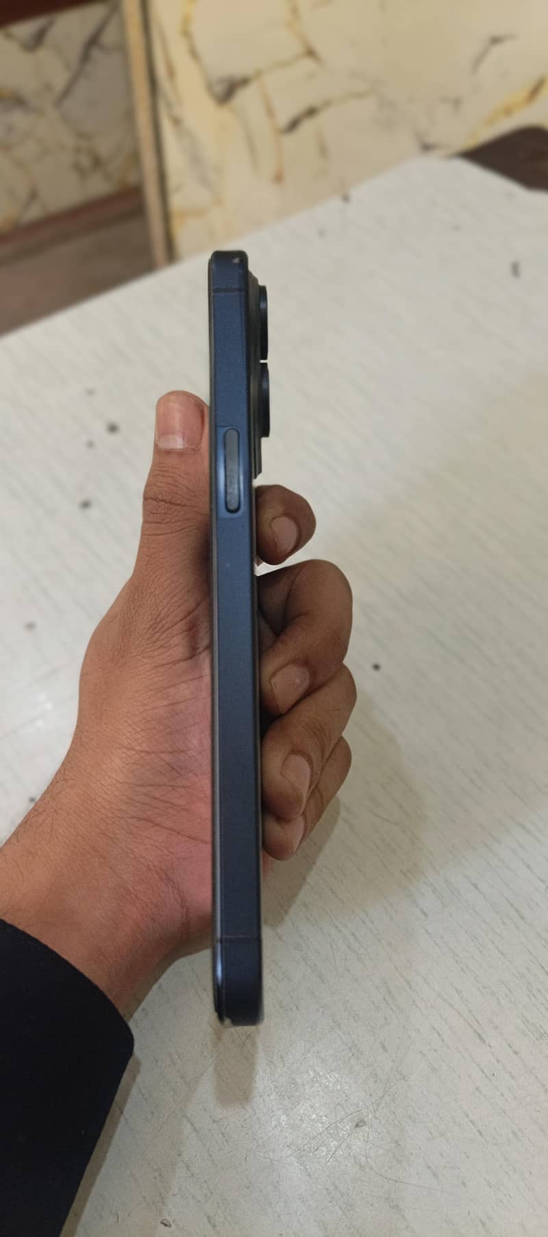 Apple iPhone 15 Pro Max 4