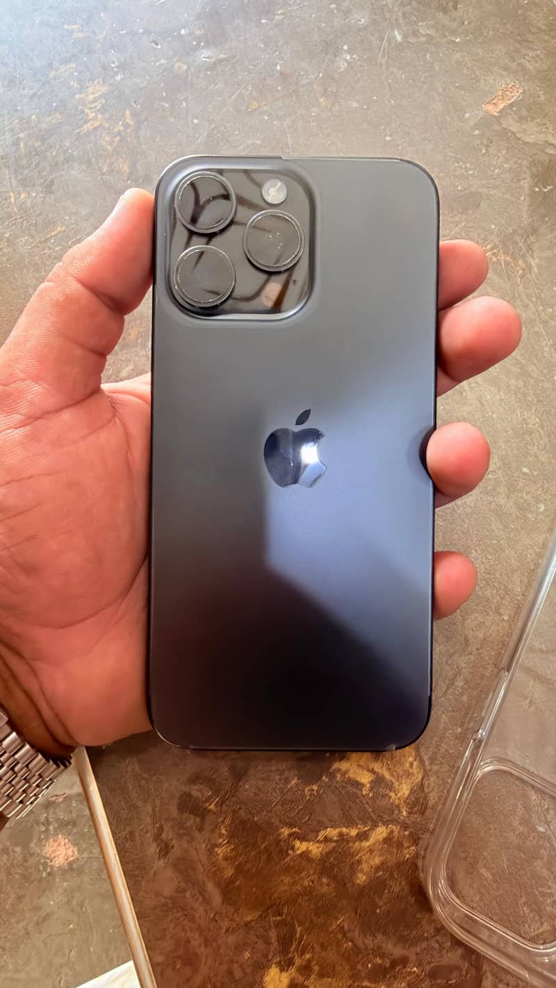Apple iPhone 15 Pro Max 3
