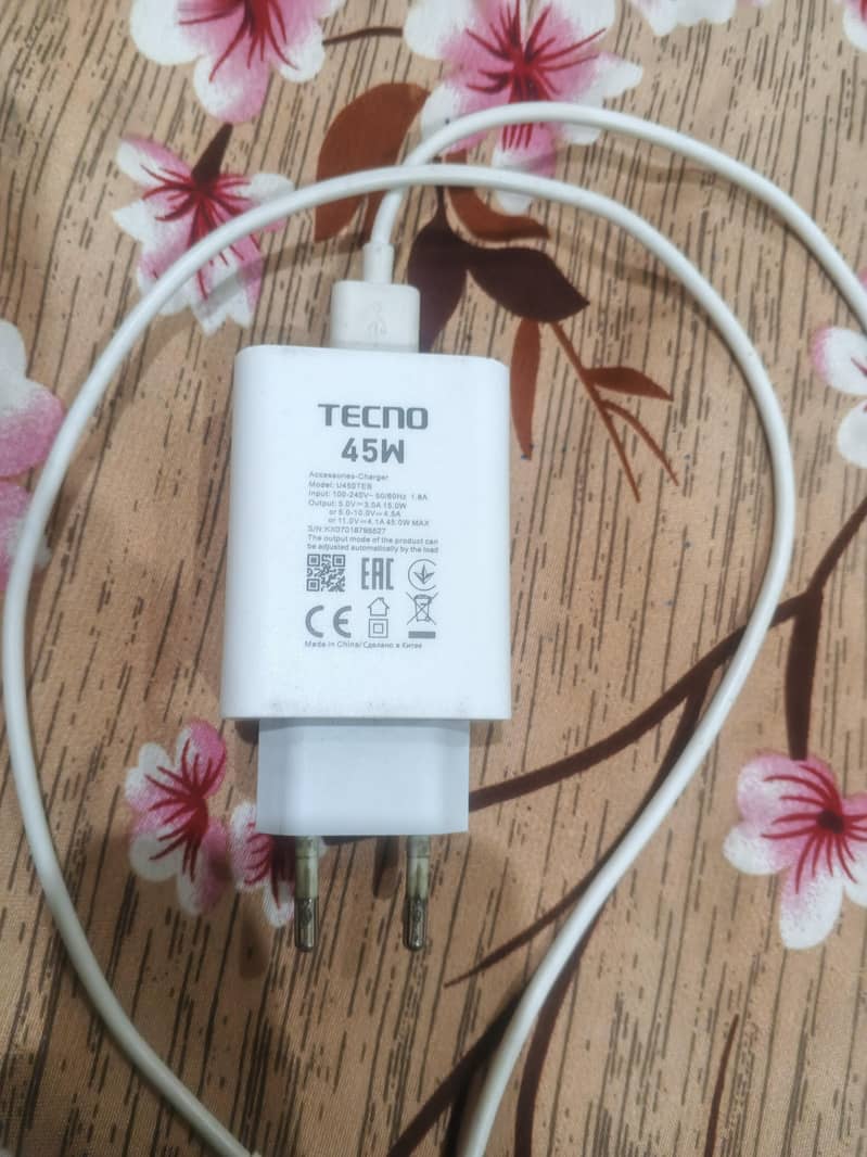 Tecno spark 40 pro plus 5