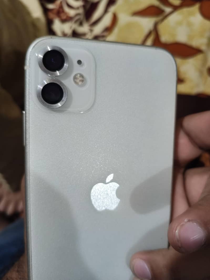 Apple iPhone 11 8