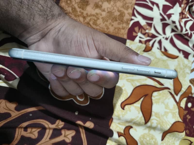 Apple iPhone 11 15